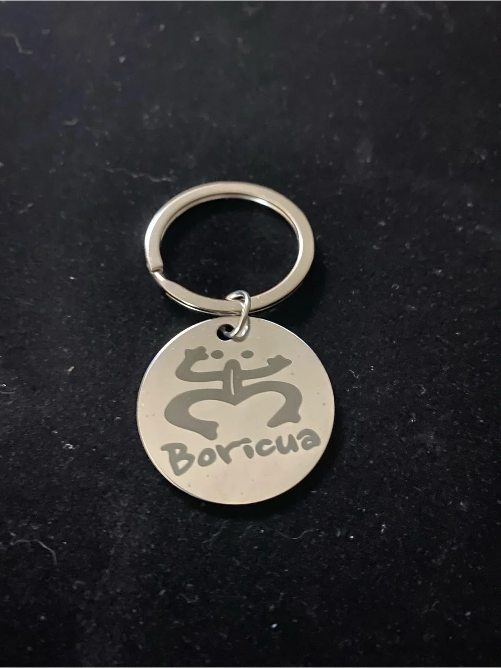 Stainless Steel Boricua Script Round Keychain - White & Black